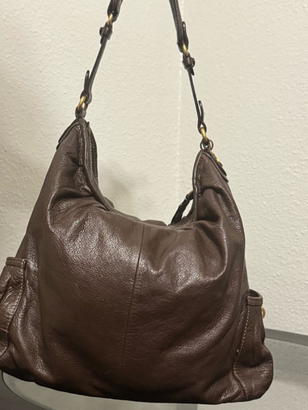 Juicy Couture Chocolate Brown Leather Shoulder Bag with Gold Charm - Picture 7 of 16